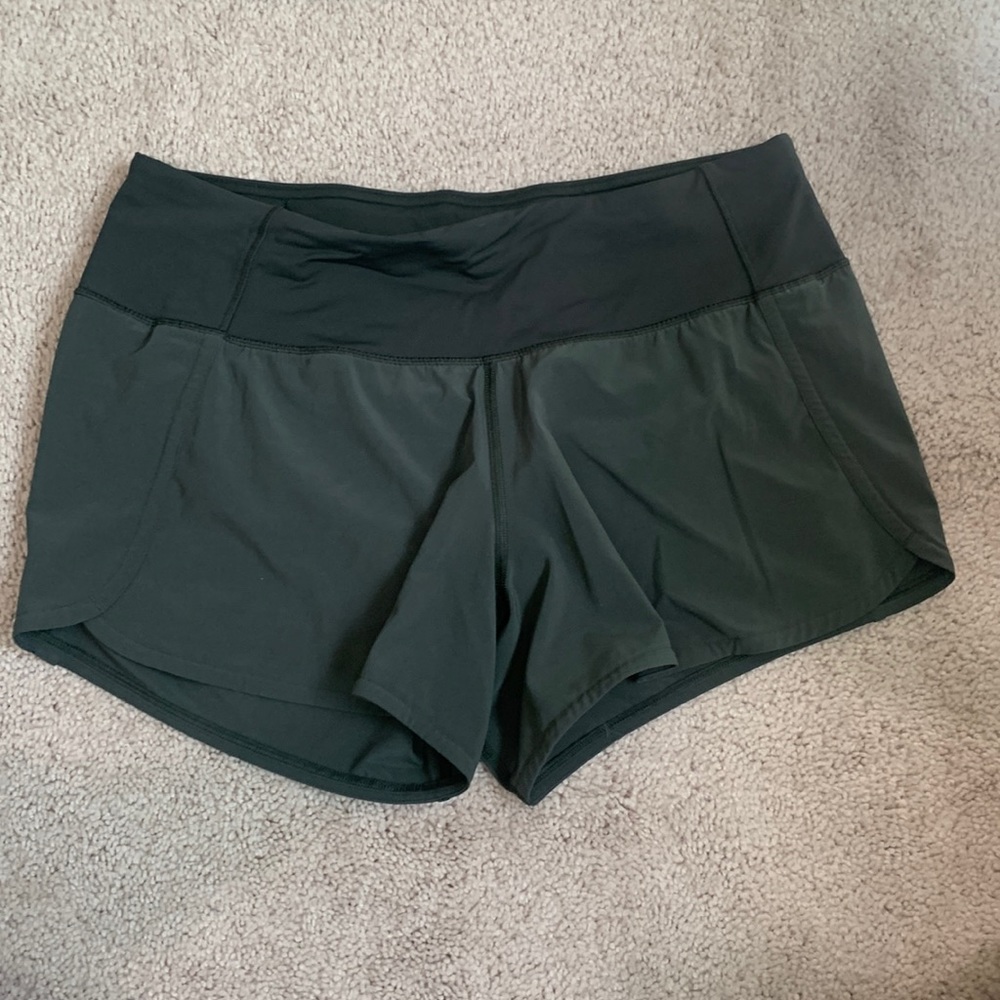 lululemon Run Times Size 6 Evergreen 4”